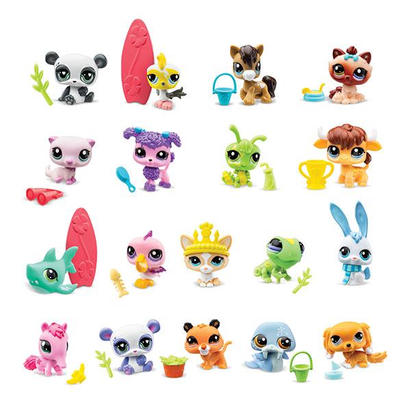 Littlest Pet Shop - Pet Surprise, Gen 7, bobble head collectibles - 1 Pet and accessory, 1 Collector Card, and 1 Virtual Code to unlock Roblox play