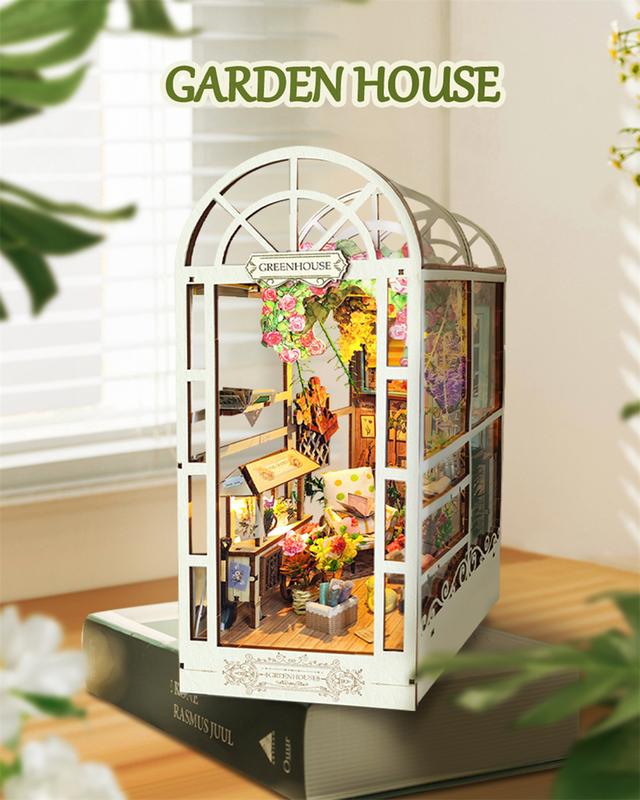 Christmas Book Nook Kit - DIY Miniature House Dollhouse Kit for Adults and Teens, Booknook Bookshelf Christmas Decorations, for Family and Friends (Christmas Wish Store)