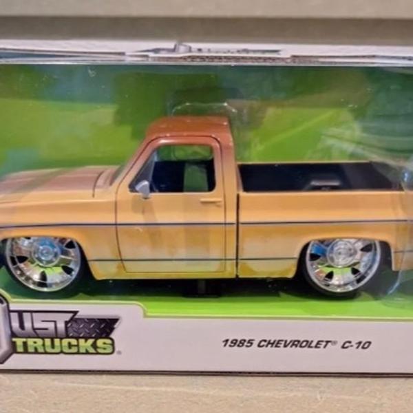 Chevrolet C-10 Pickup Truck1 985 Rusted JD3 Wheels Jada 1 24 Diecast Model