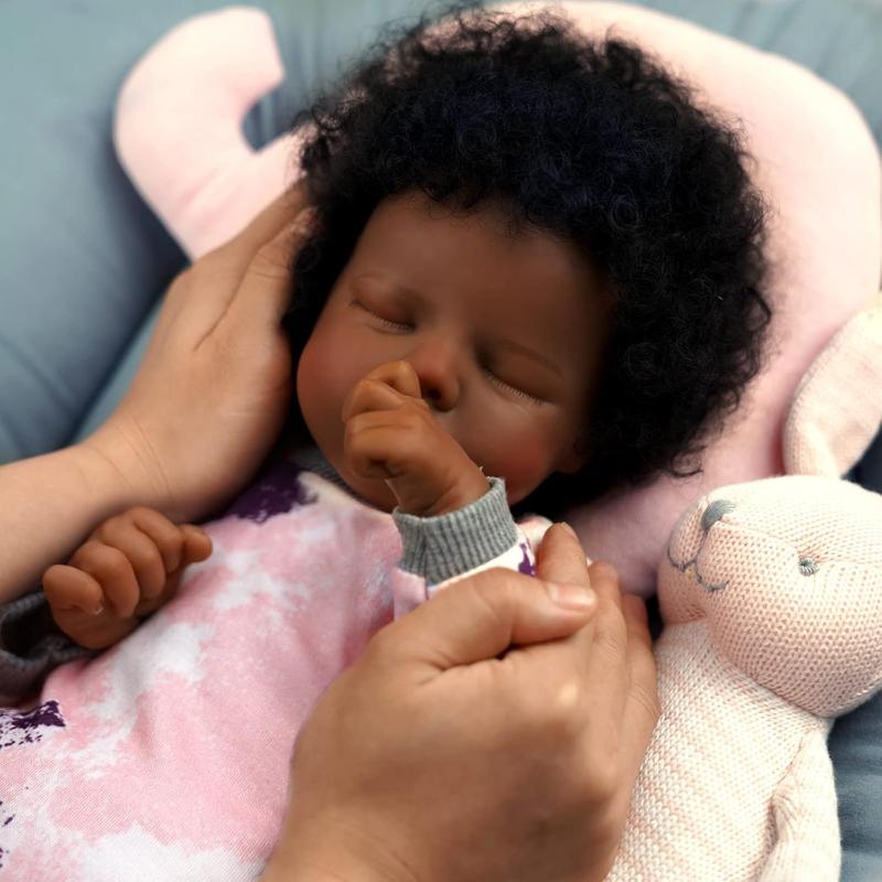 Lifelike Reborn Baby Dolls Black -17Inch Baby-Soft Body & Curls Realistic-Newborn Baby Dolls African American Real Life Baby Dolls Cloth Body with Feeding Kit & Gift Box for Kids Age 3+