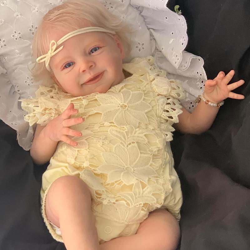 The lifelike Reborn baby doll, a handcrafted newborn doll with a 19-inch soft body, with hand-rooted blonde hair, hand-painted details and visible veins, is the ideal gift for children - perfect for Christmas gifts