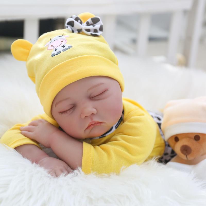 Wooroy Reborn Doll - Birthday Gift, Girl Gift, Kids Gift, Christmas Gift, Big Sister Gift, 22 Inch Realistic Newborn Baby Dolls Real Life Baby Dolls with Cloth Body, Perfect Gifts Toys for Collection & Kids Age 3+