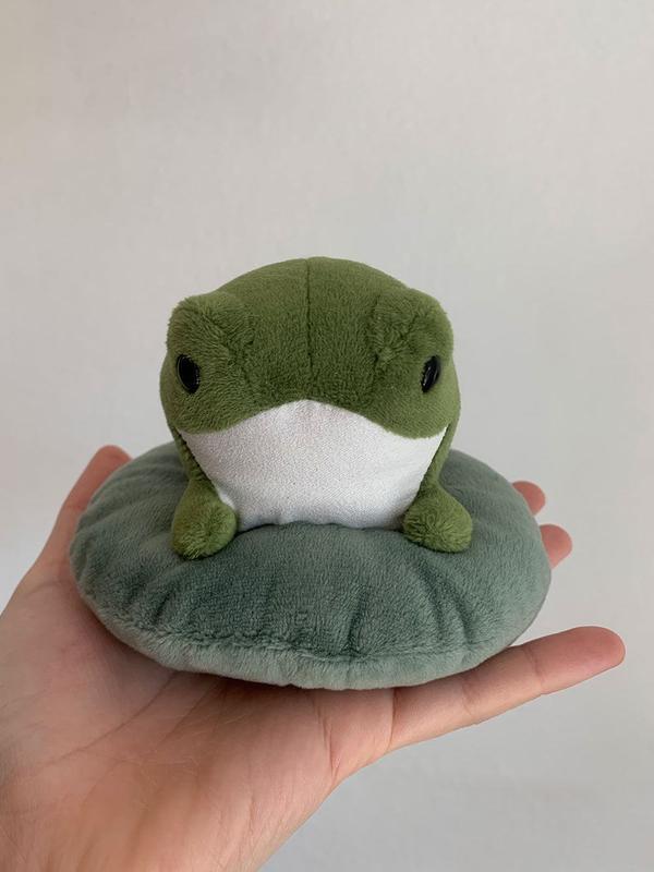 Henry The Frog Plushie by The Royal Wreaths