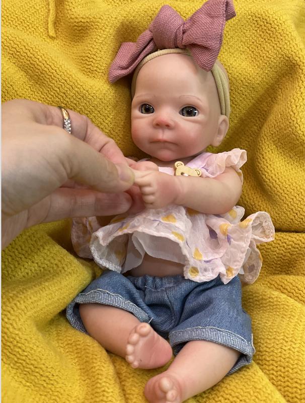 28CM Adorable Silicone Girl Bebe Reborn Dolls Handmade Painted Full Body Soft Silicone Reborn Doll Toys For Bebe's Birthday Christmas New Year Gifts Reborn Corpo De Silicone Inteiro