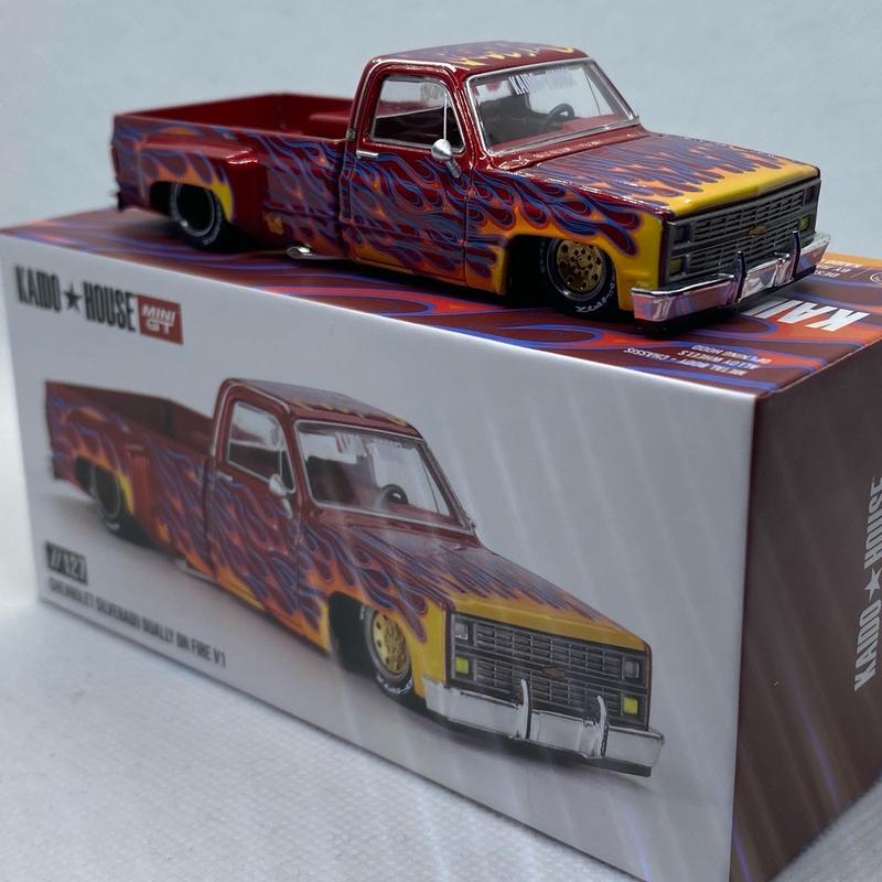 Kaido House Chevrolet Silverado Dually Flames 1:64 scale