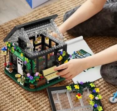 Flower house building block set, garden house building block toys with LED lights, creative building block toy set, building greenhouse models, perfect gifts for friends or girls，Thanksgiving, Black Friday gifts, Christmas gifts