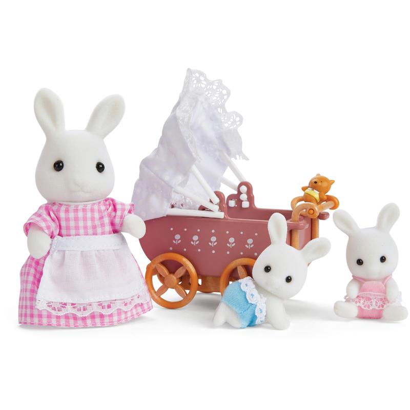 Calico Critters Connor N Kerri's Carriage Ride, Dollhouse Playset with Figures and Accessories