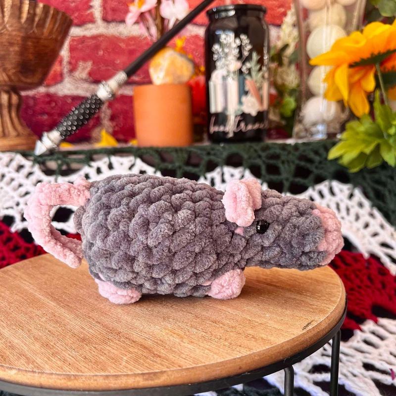 Rat Shopkeeper Handmade--=%2=- Crochet=%2=-- Pocket Pal--=%2=- diy=%2=----=%2=- crochet=%2=-- diy crochet