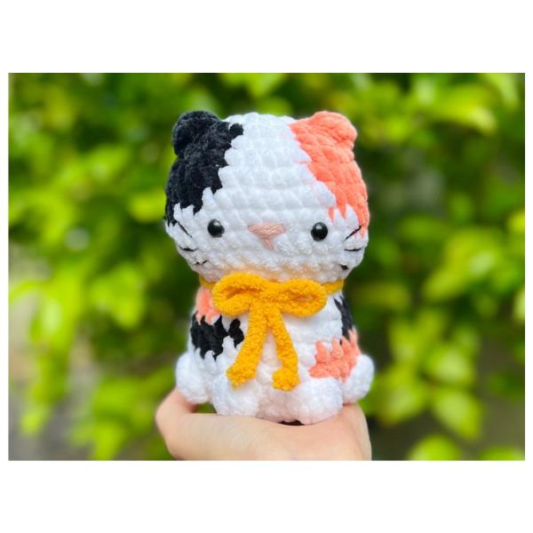 Calico Cat and Solid Colored Crochet, Cute Cat Crochet