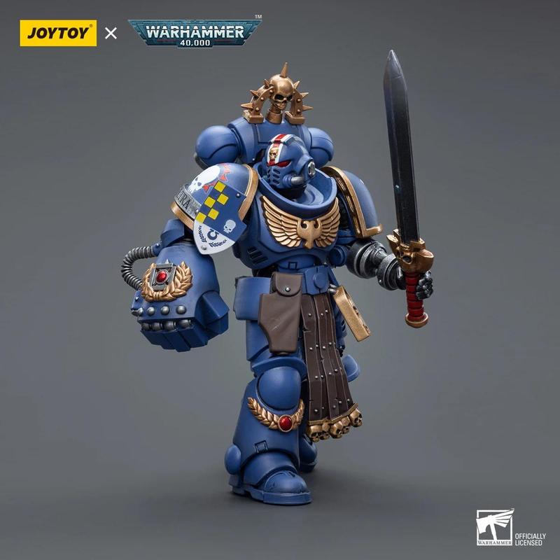 JOYTOY 1 18 Warhammer 40K Ultramarines Lieutenant with Power Fist Anime Games Figures Toys Collection Model Set-BARWEER