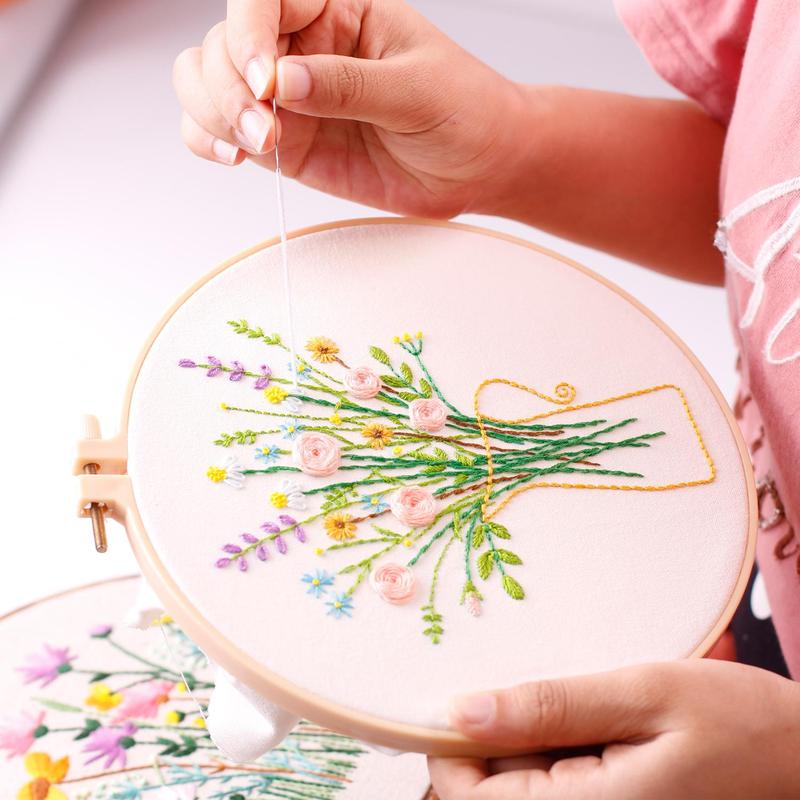 Floral Pattern Embroidery Kit, DIY Embroidery Kit with 3 Counts Embroidery Fabric, DIY Embroidery Supplies for Beginner