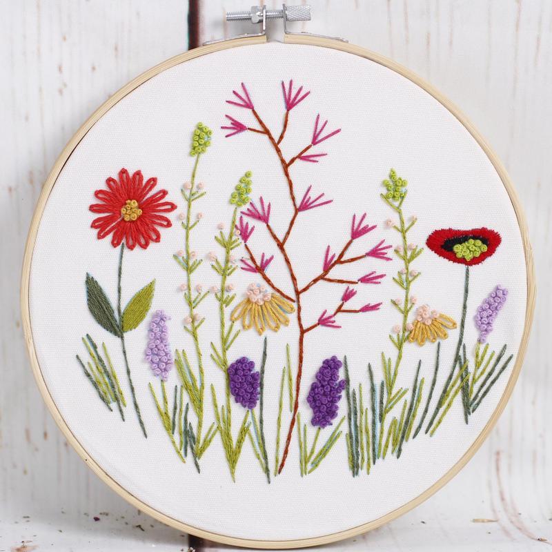 Floral Pattern Embroidery Kit, DIY Embroidery Kit with 3 Counts Embroidery Fabric, DIY Embroidery Supplies for Beginner